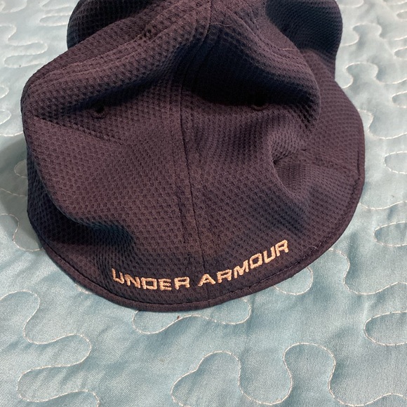 Under Armour baseball hat - Picture 2 of 5